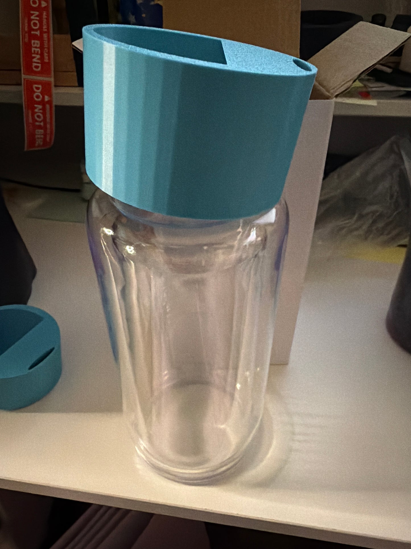 Glitter funnel with slit for pokey tool